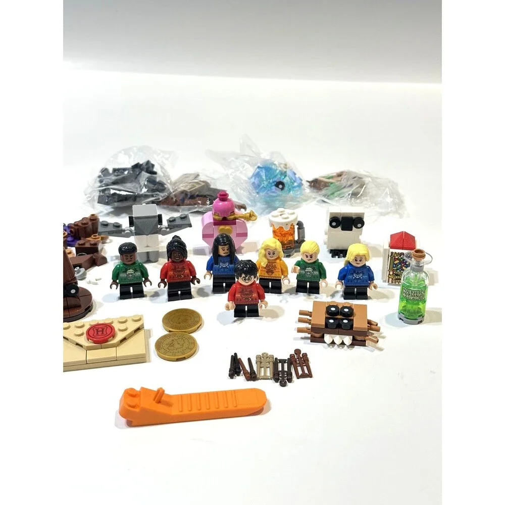 Lego Harry Potter Minifigure Lot 2025 Holiday Advent Calendar Christmas COMPLETE - Picture 1 of 13
